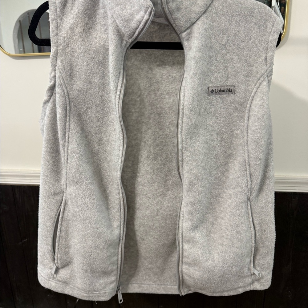 Columbia Light Gray Fleece Vest